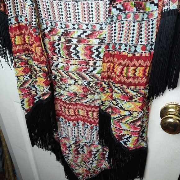 $ Love tease open dress cardigan lined with black fringe. Size S - Picture 2 of 11